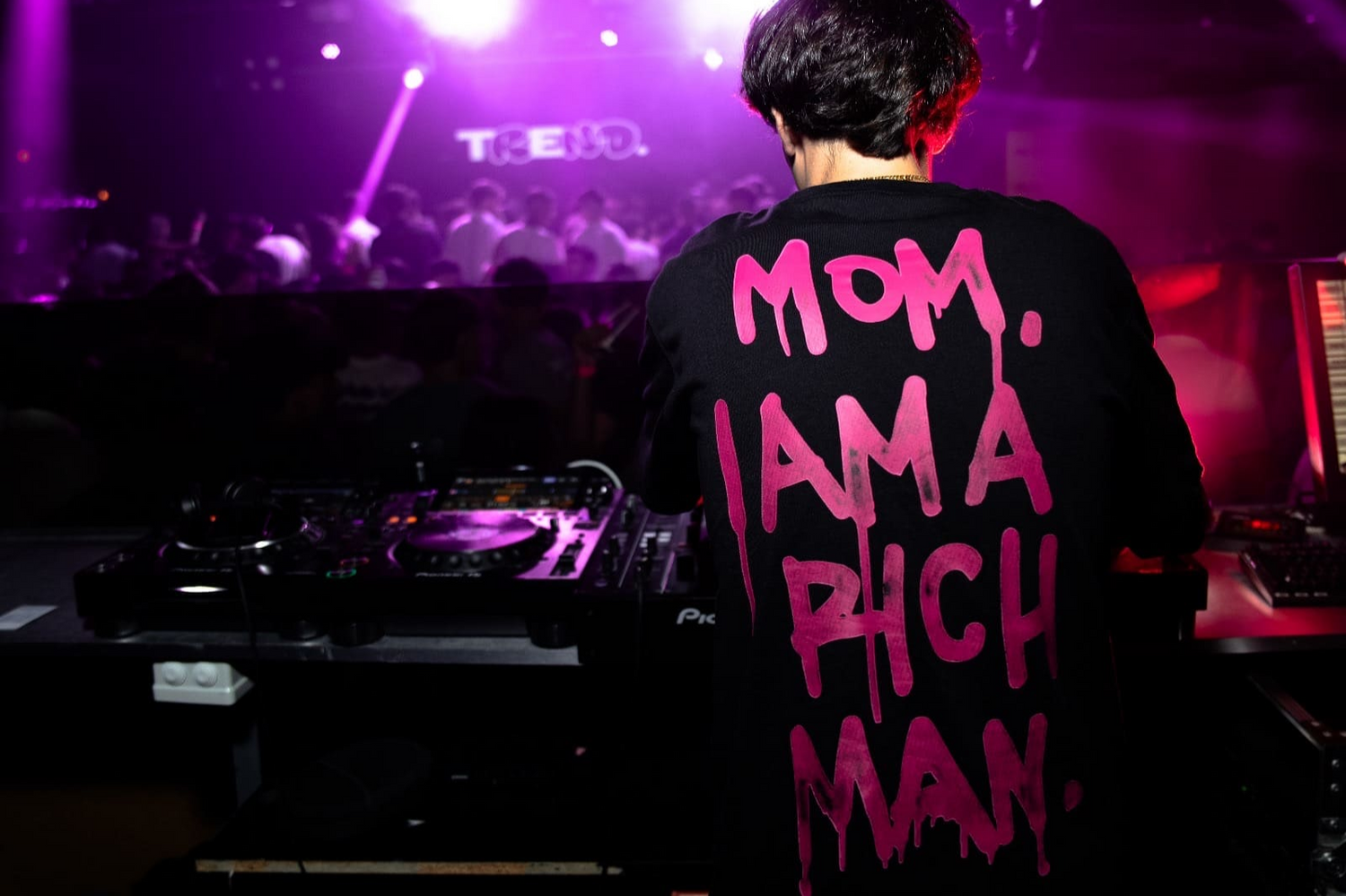 Banner Mom_i_am_a_rich_man_black